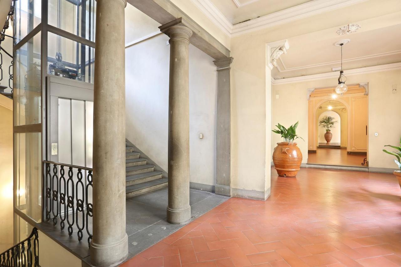פירנצה Apt. Ocra - Pauline Suites, Palazzo Borghese מראה חיצוני תמונה